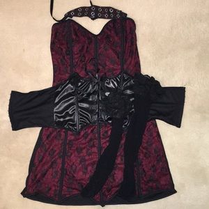 Sexy vampire Halloween costume